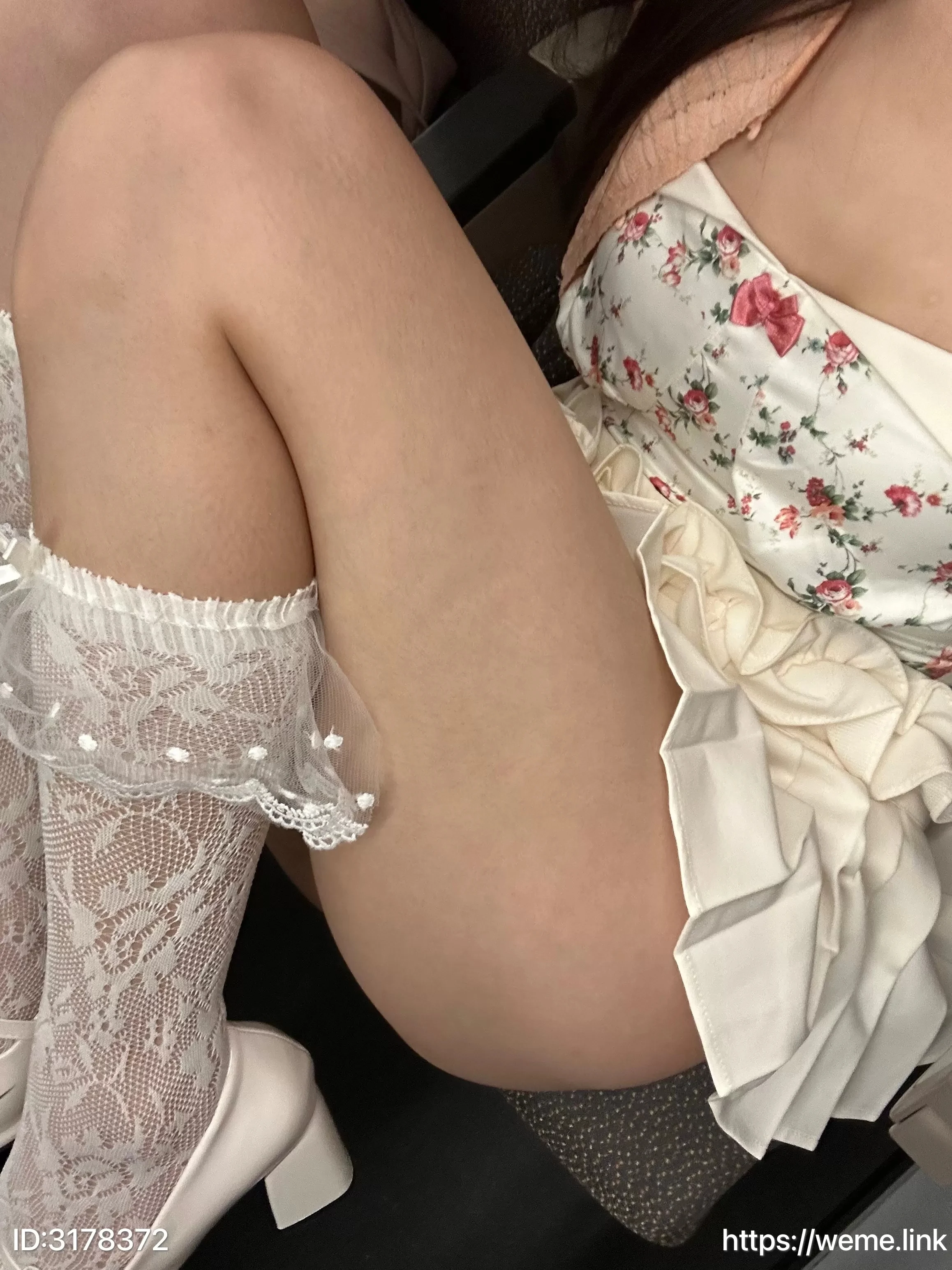 小萌子 – 高铁上 28P